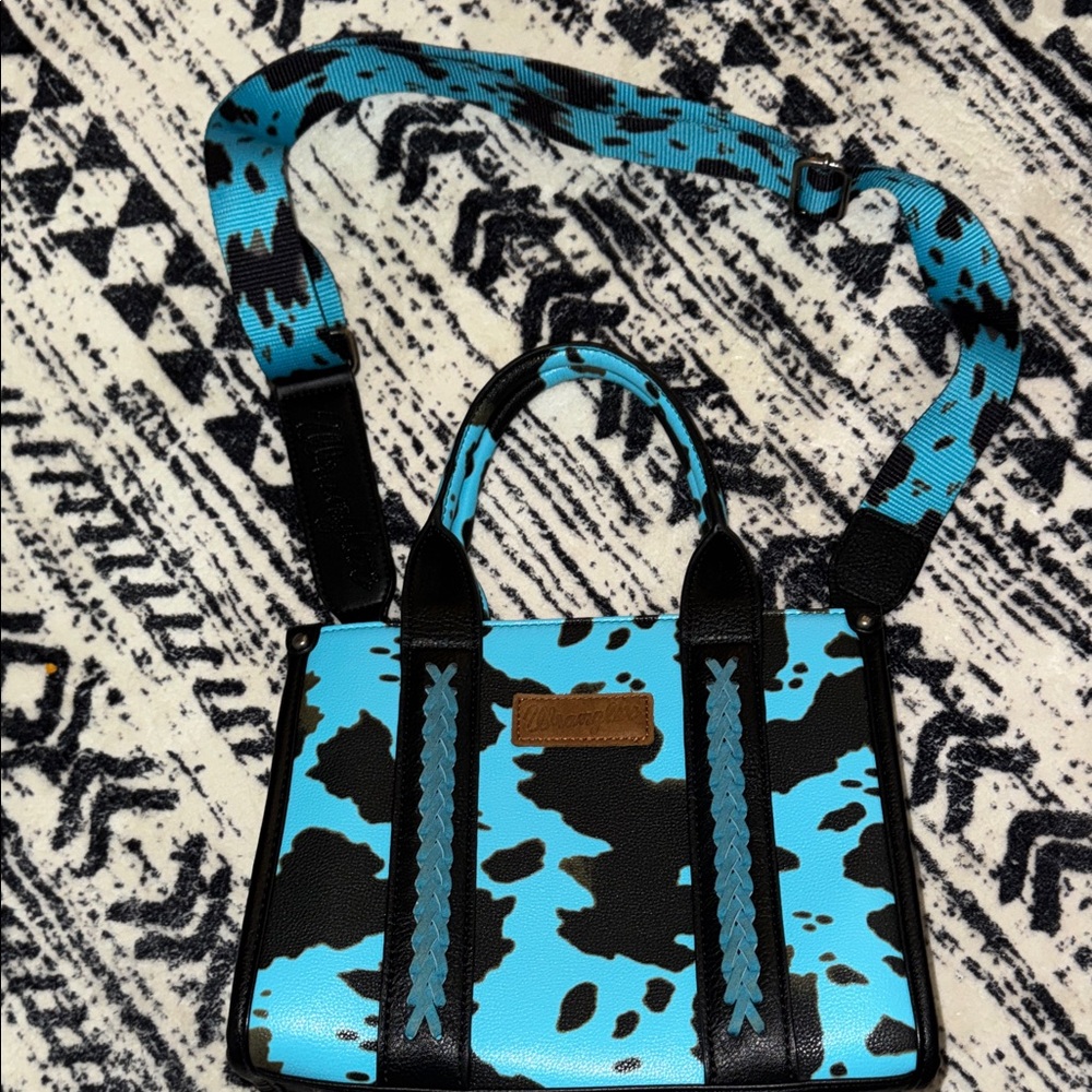 Wrangler Black and Blue Crossbody Bag